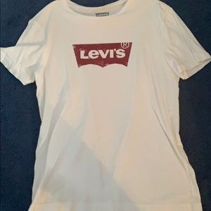 A white Levi’s shirt